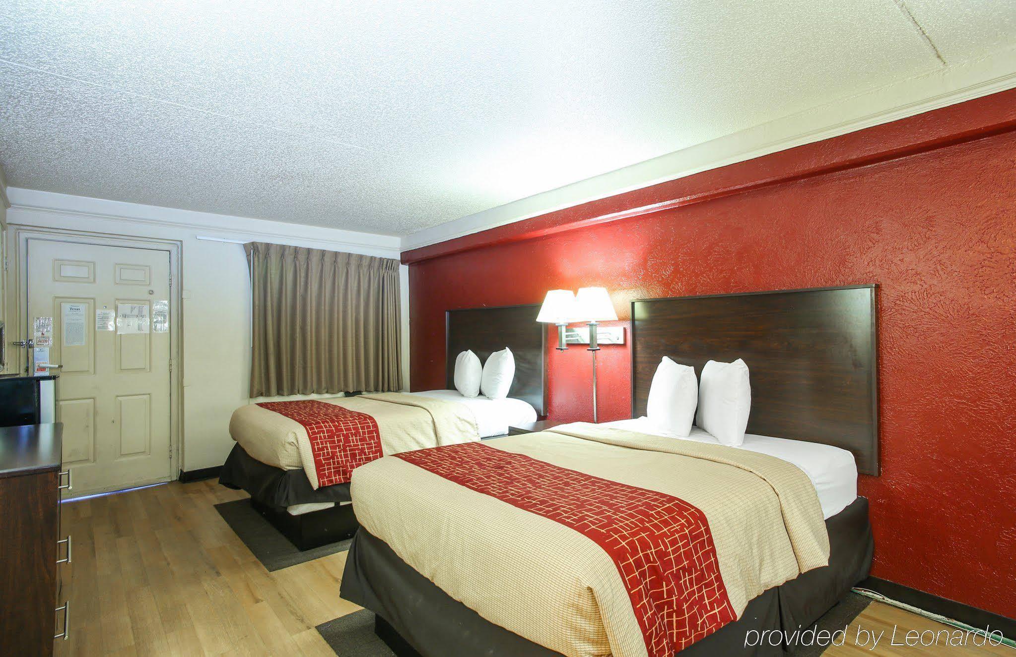 Red Roof Inn North Dallas - Park Central Exterior photo