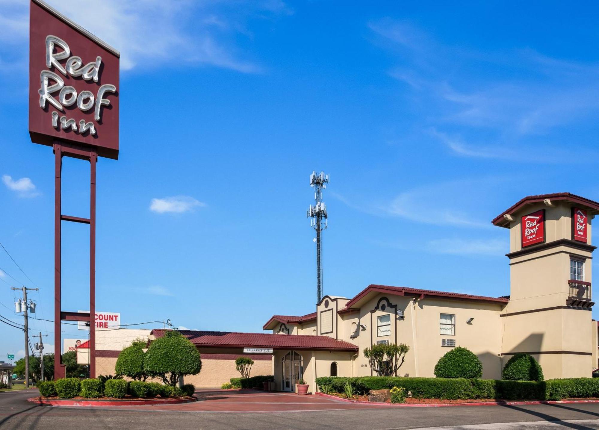 Red Roof Inn North Dallas - Park Central Exterior photo