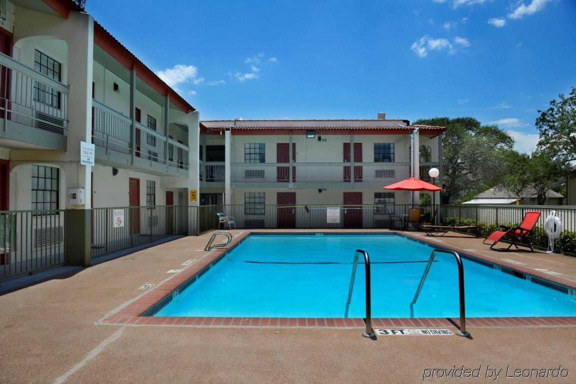 Red Roof Inn North Dallas - Park Central Exterior photo