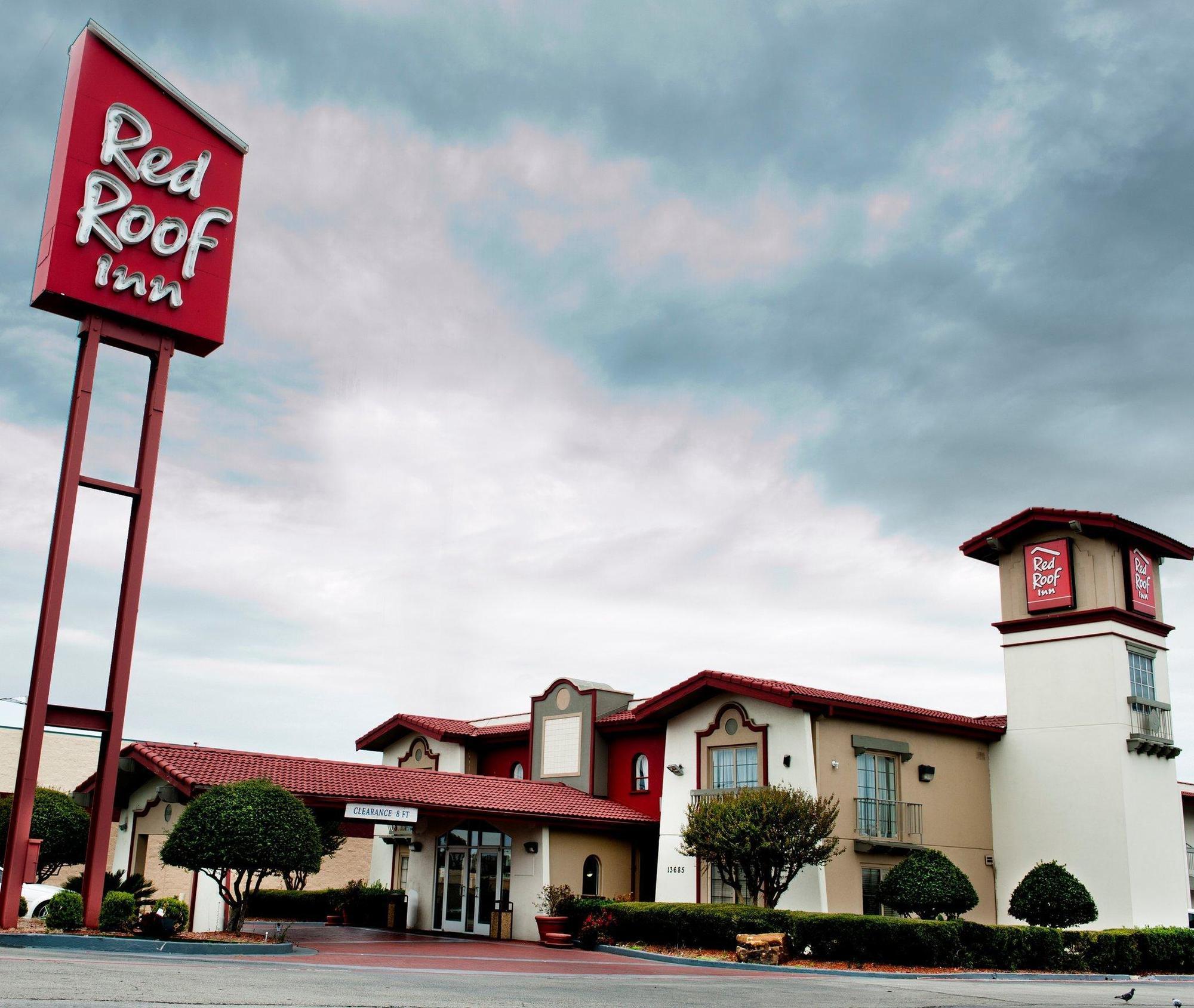 Red Roof Inn North Dallas - Park Central Exterior photo