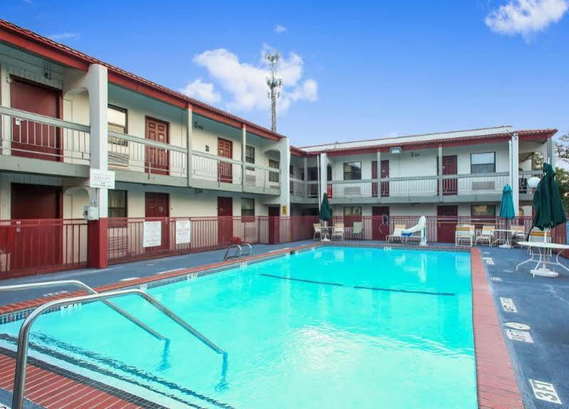 Red Roof Inn North Dallas - Park Central Exterior photo